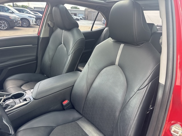 Vehicle image 10 of 29