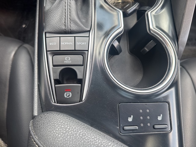 Vehicle image 21 of 29