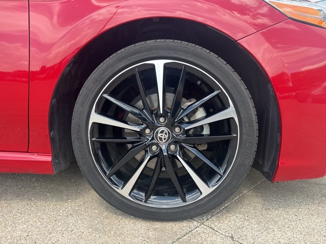 Vehicle image 8 of 29