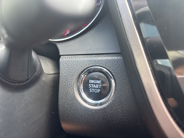 Vehicle image 25 of 29