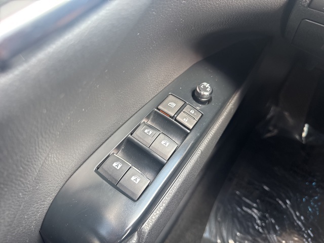 Vehicle image 24 of 29