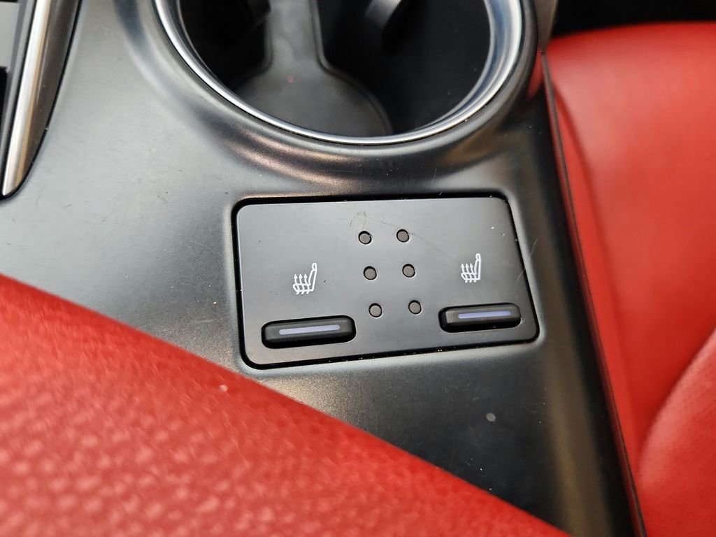 Vehicle image 16 of 33