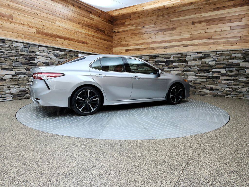 Vehicle image 5 of 33
