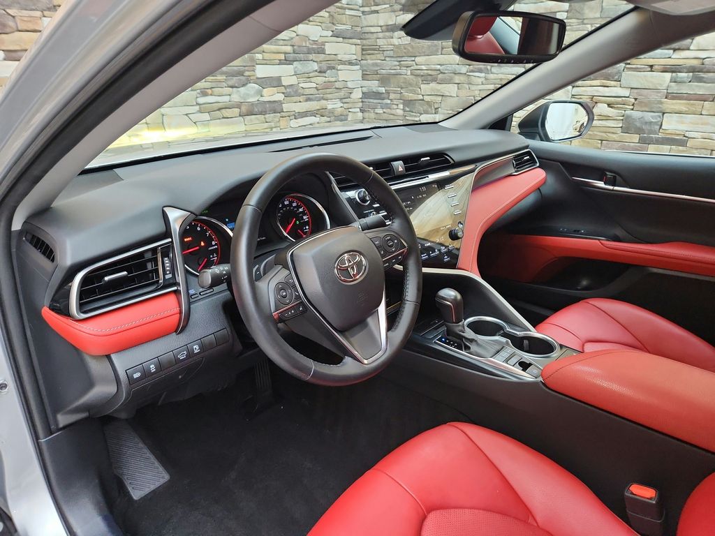 Vehicle image 9 of 33