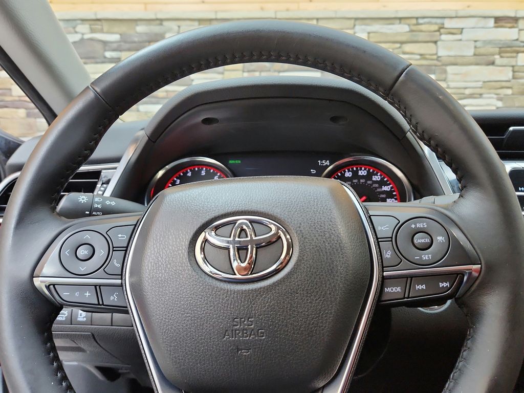 Vehicle image 12 of 33