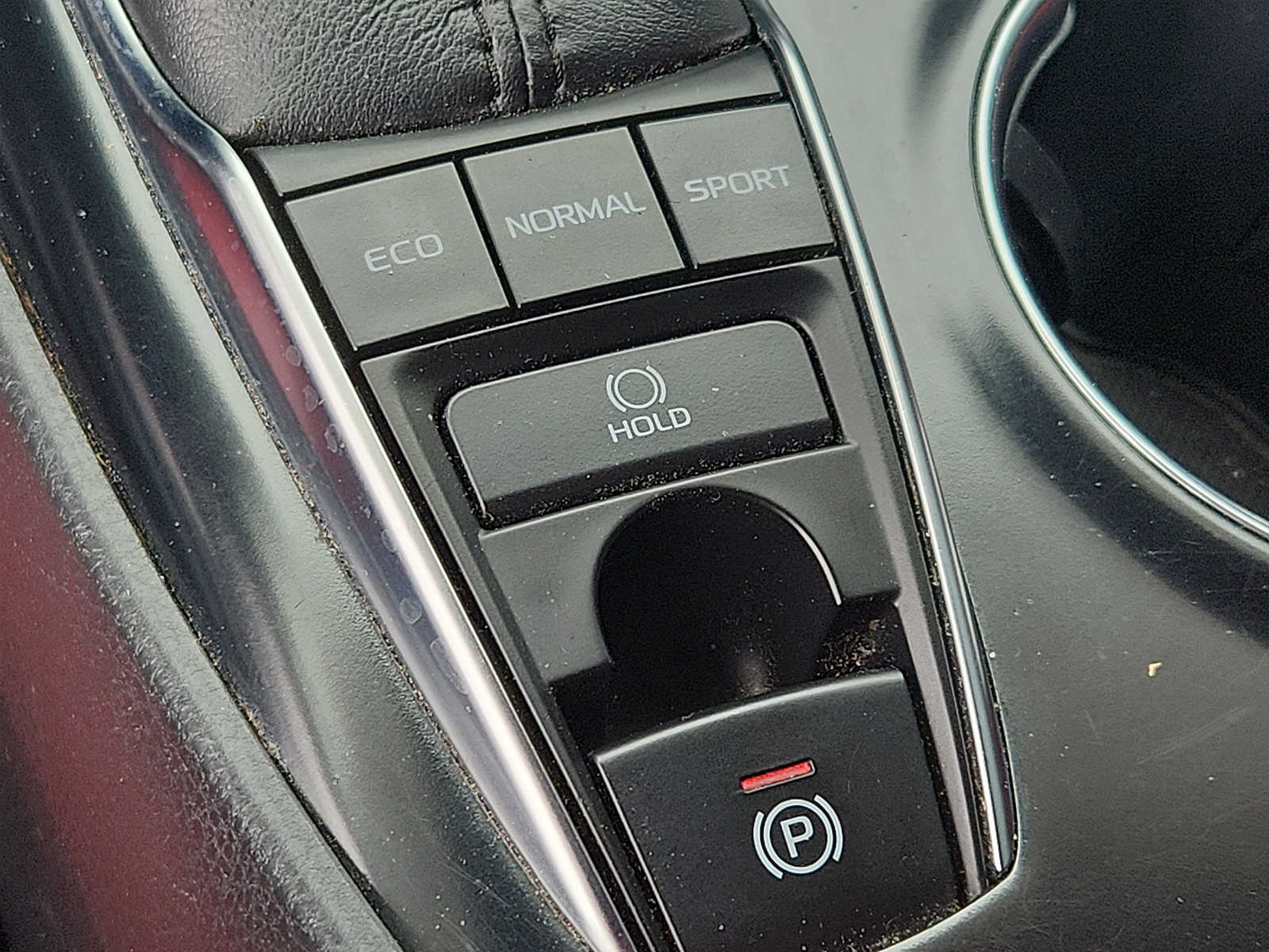 Vehicle image 24 of 30