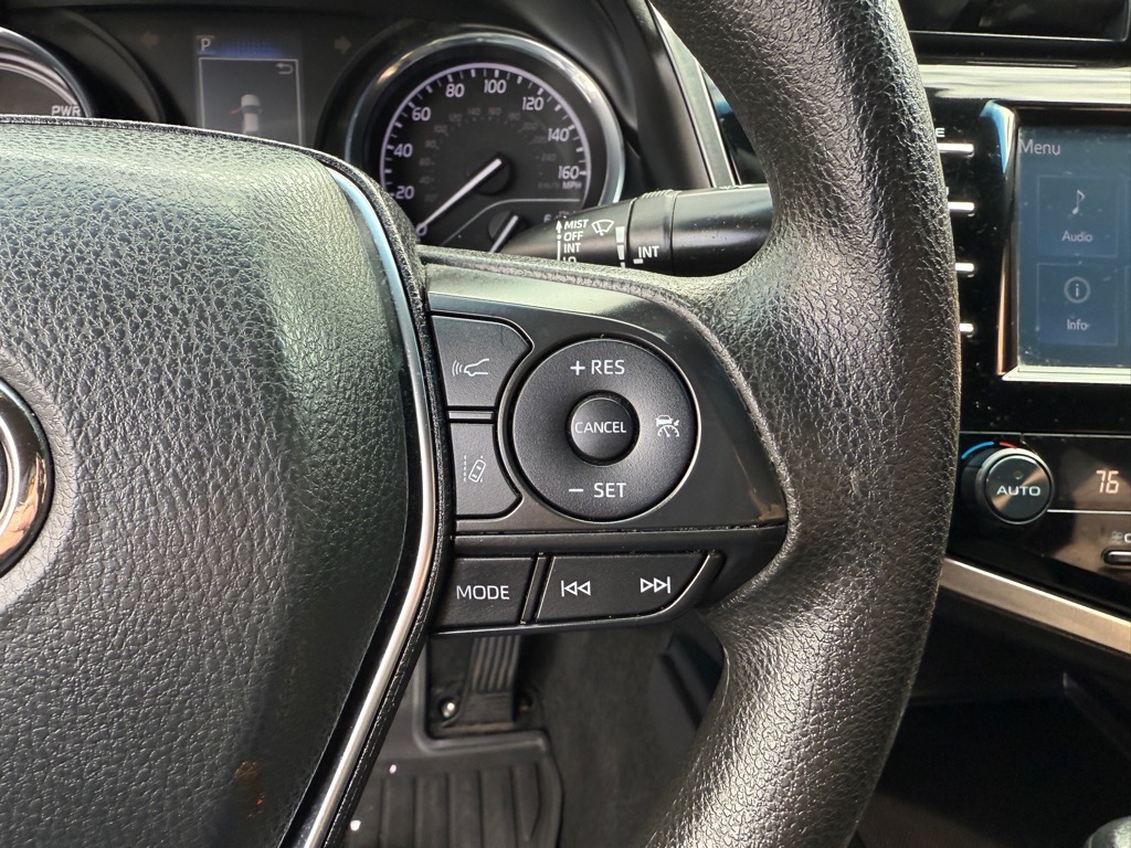 Vehicle image 27 of 31