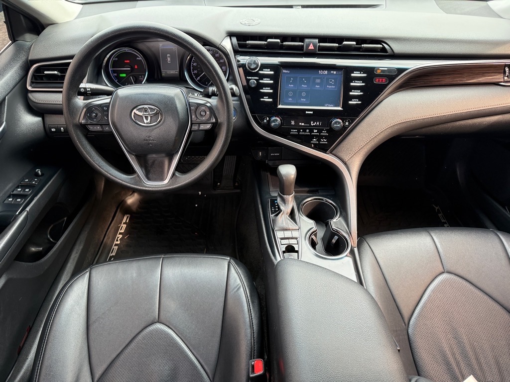 Vehicle image 17 of 31