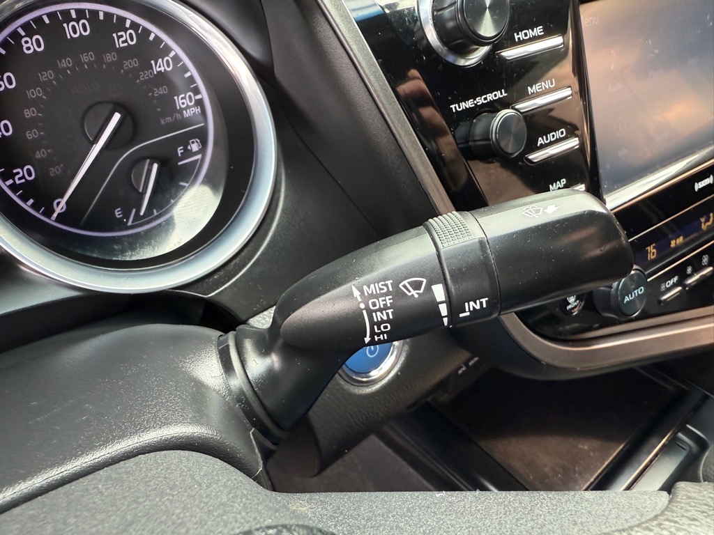 Vehicle image 28 of 31