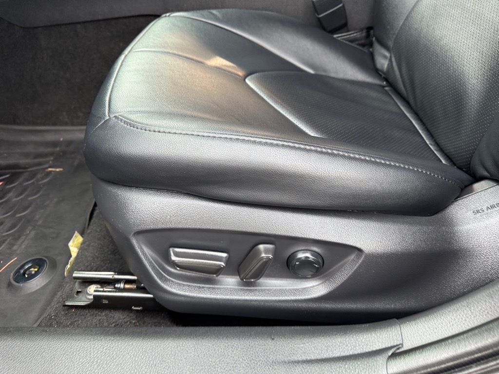Vehicle image 15 of 31