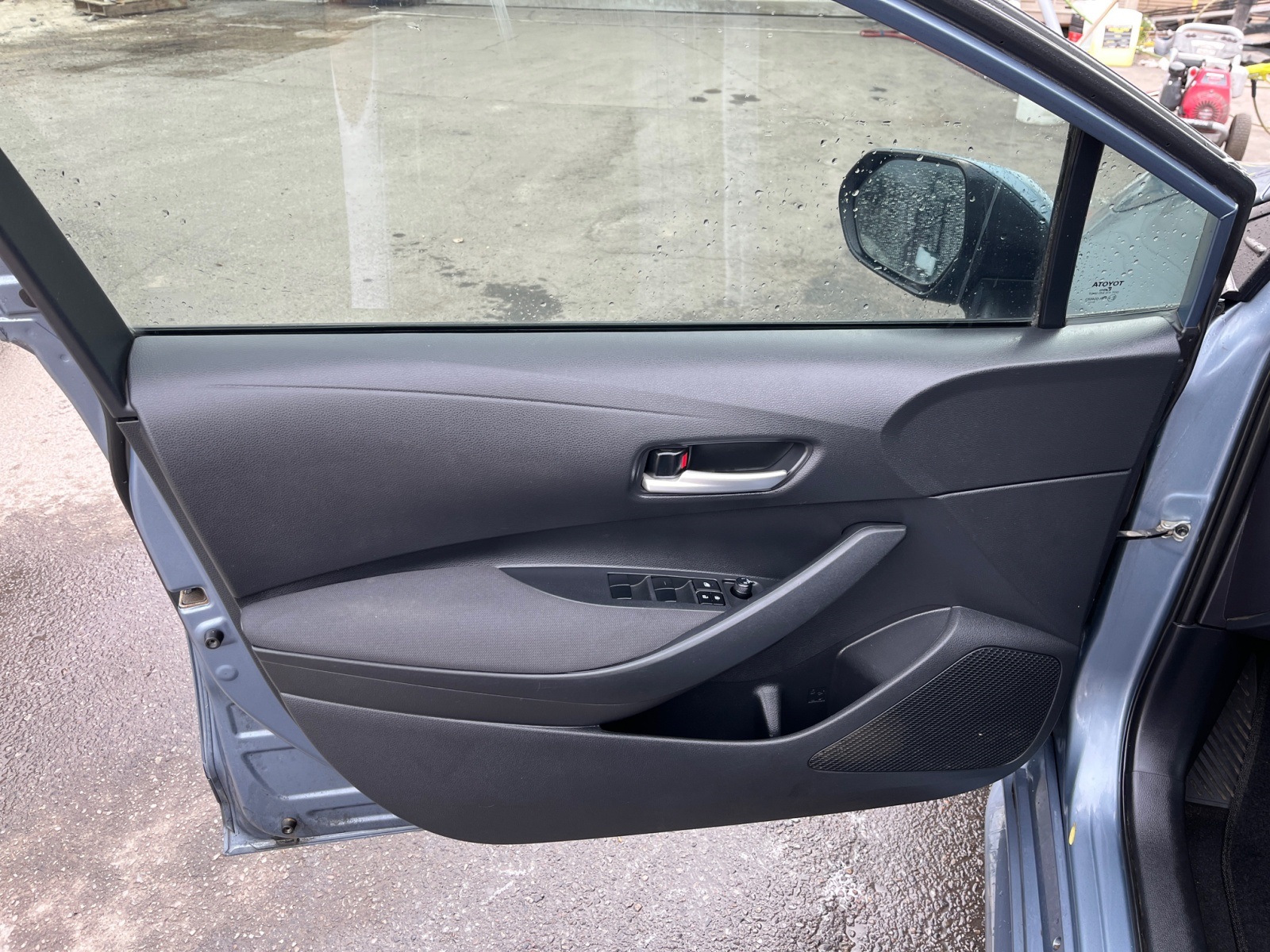 Vehicle image 18 of 35
