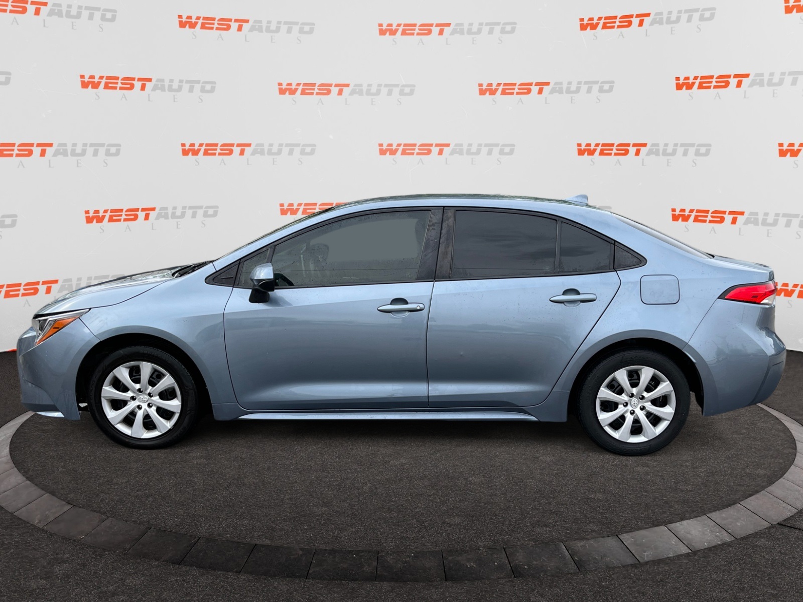 Vehicle image 8 of 35