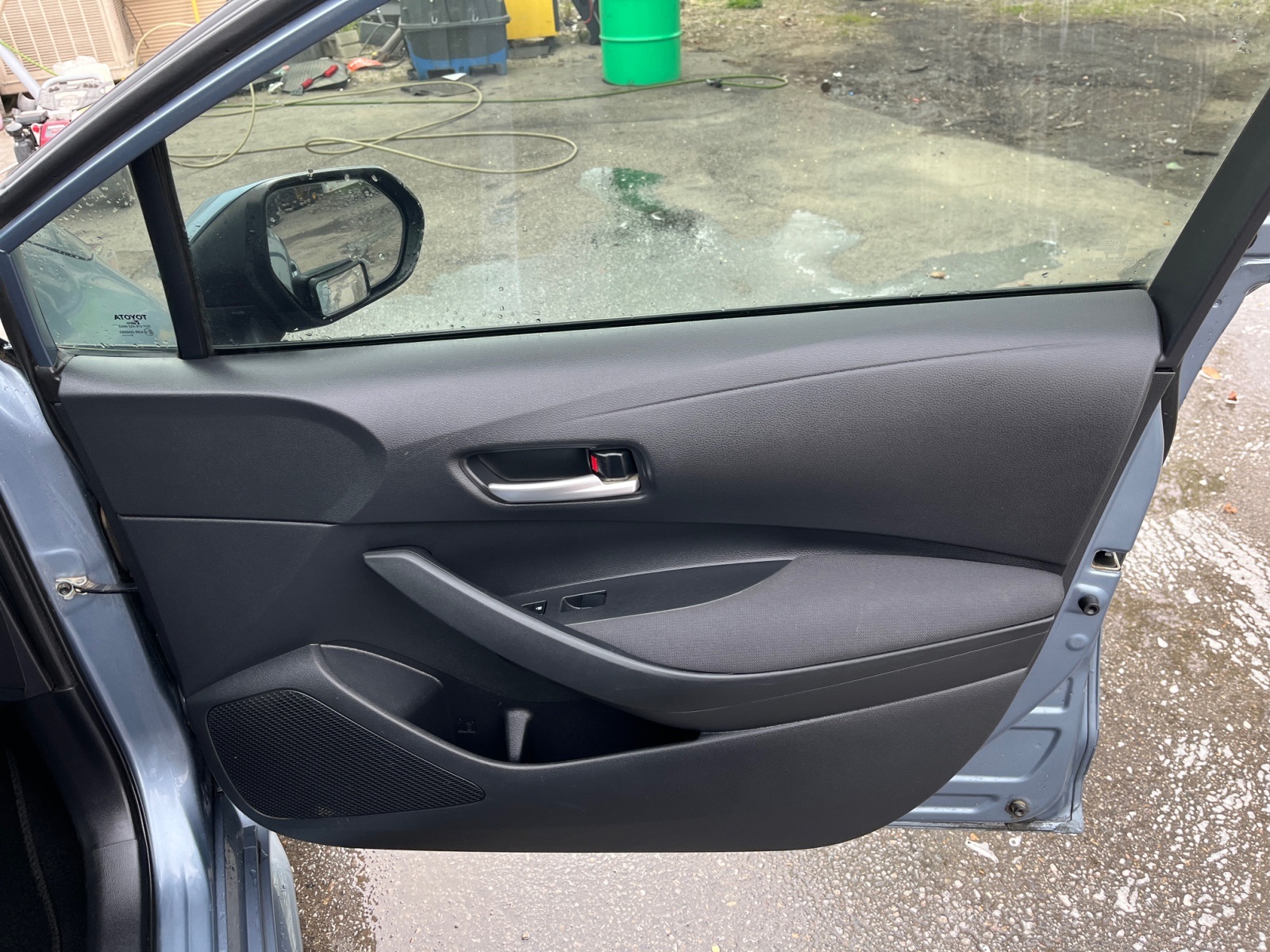 Vehicle image 17 of 35