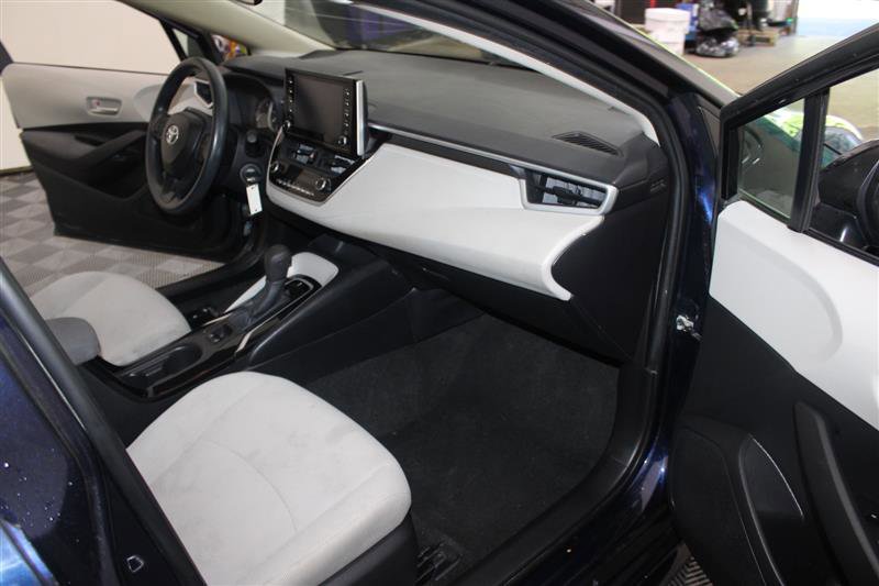 Vehicle image 34 of 50