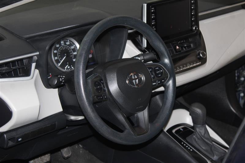 Vehicle image 18 of 50