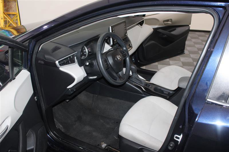 Vehicle image 20 of 50