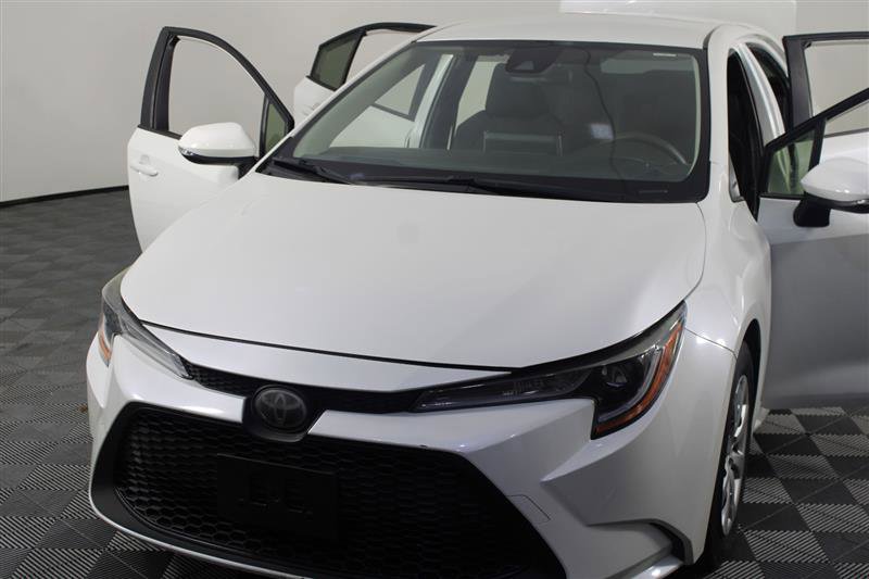 2020 Toyota Corolla LE Image 3 of 54