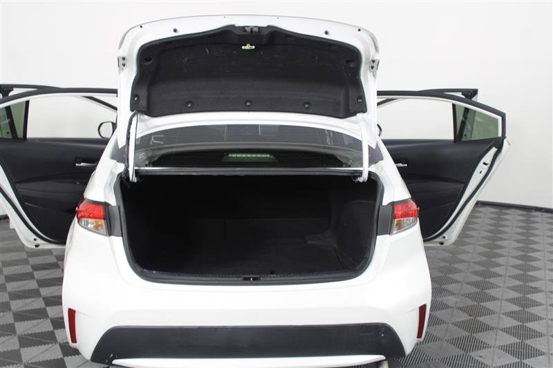 2020 Toyota Corolla LE Image 17 of 54