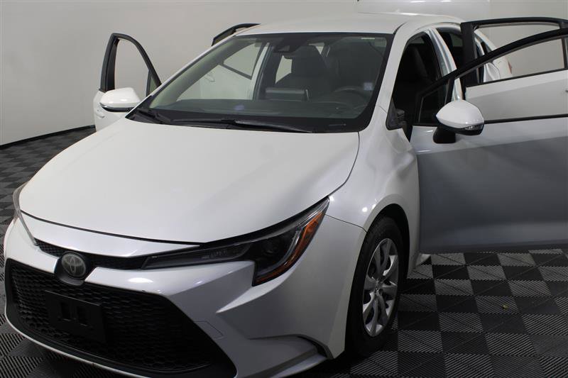 2020 Toyota Corolla LE Image 4 of 54