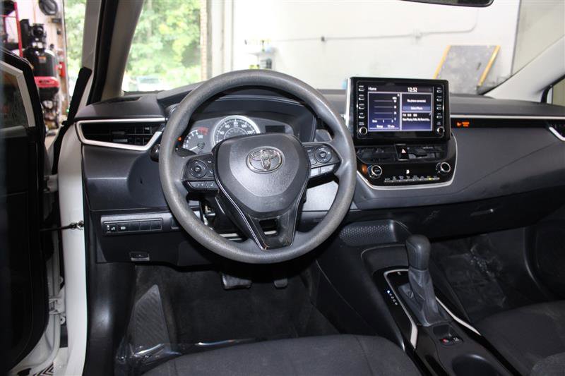 2020 Toyota Corolla LE Image 30 of 54