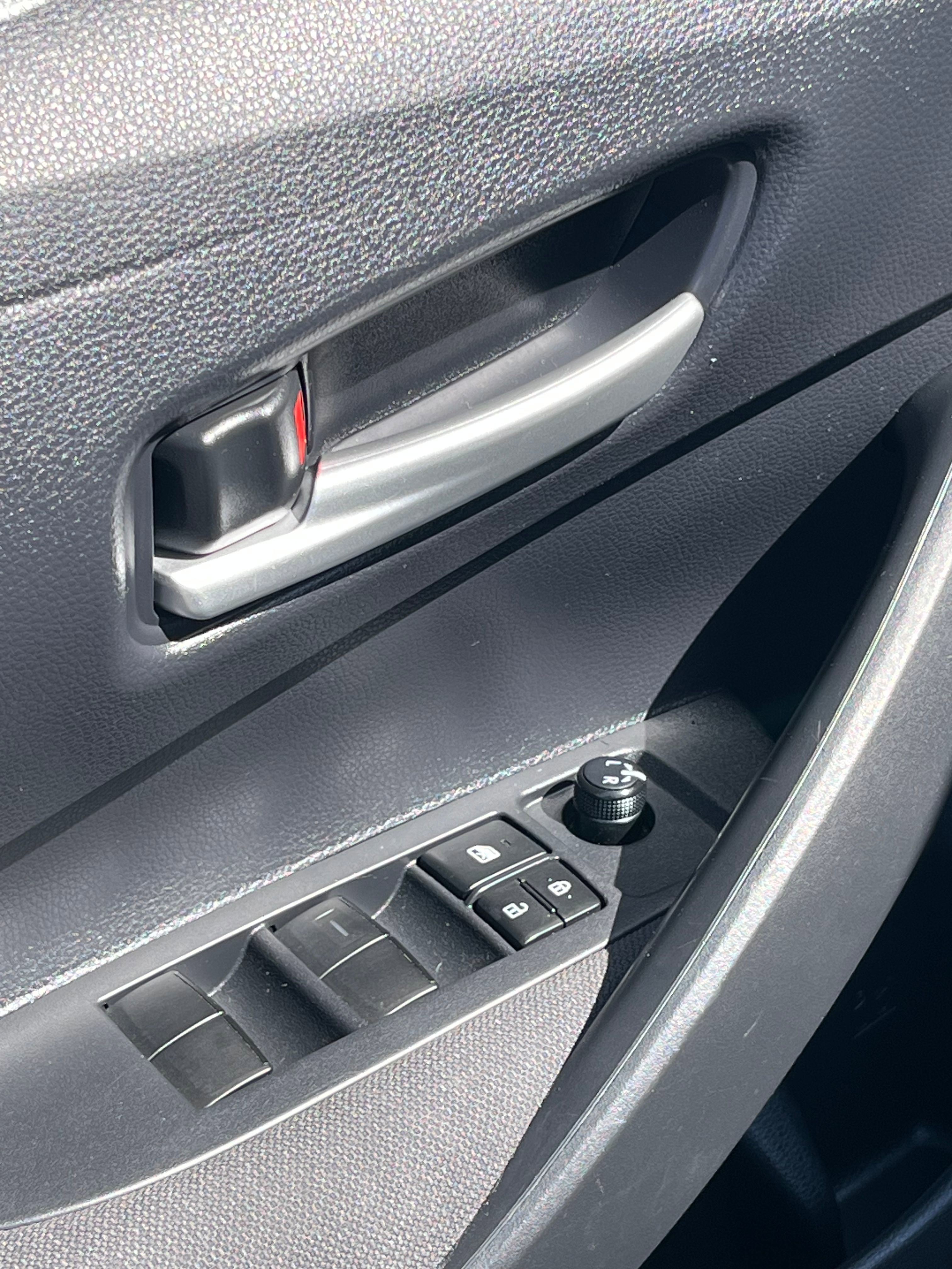 Vehicle image 13 of 77