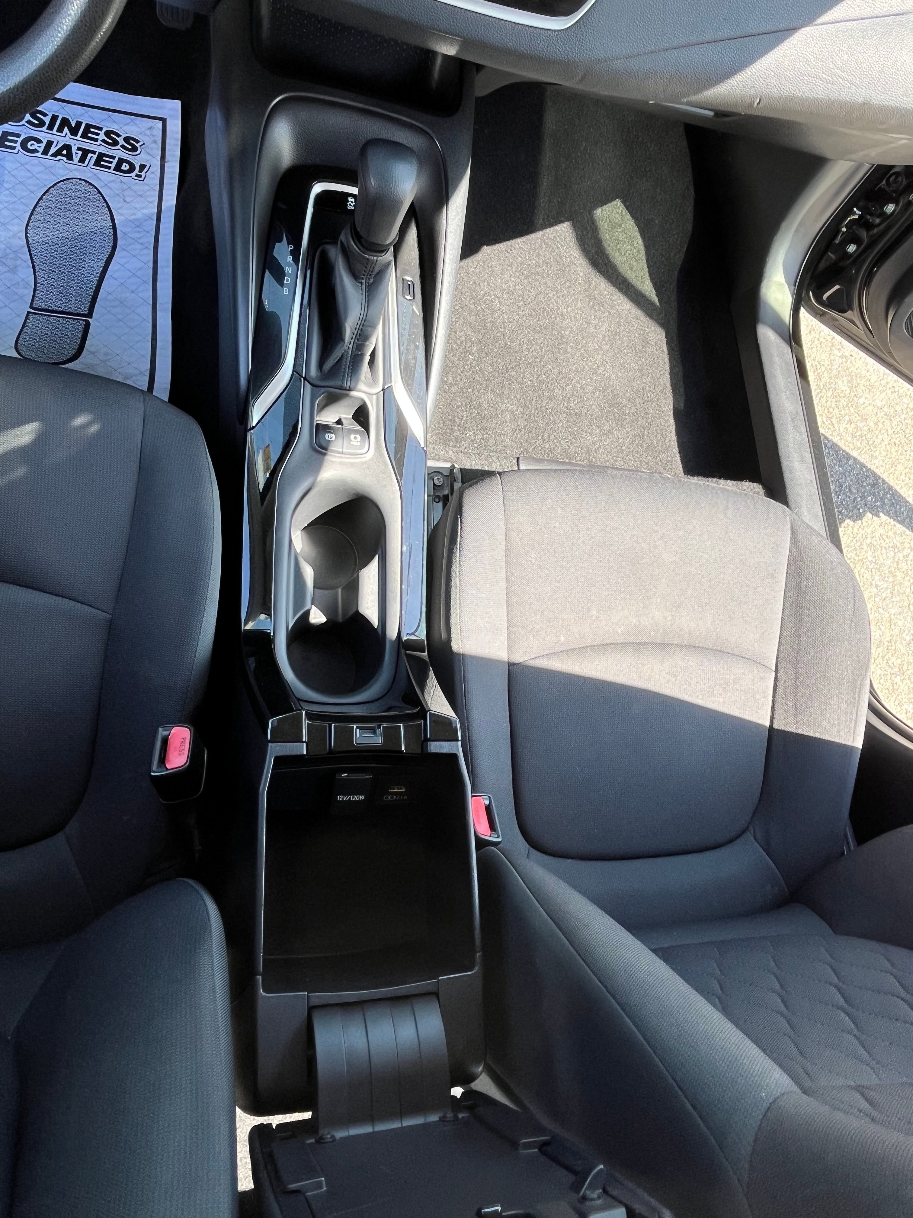 Vehicle image 47 of 77