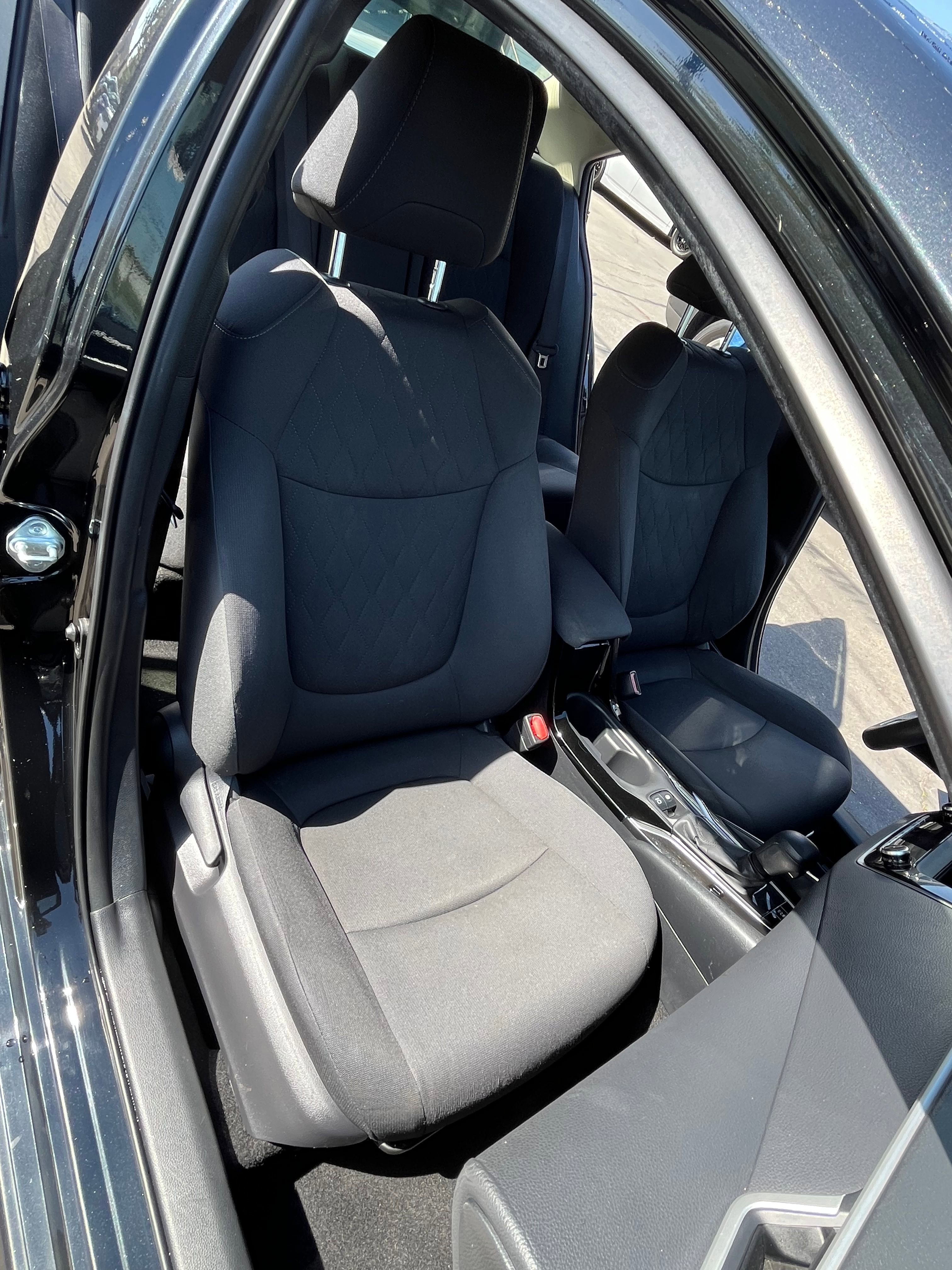 Vehicle image 23 of 77