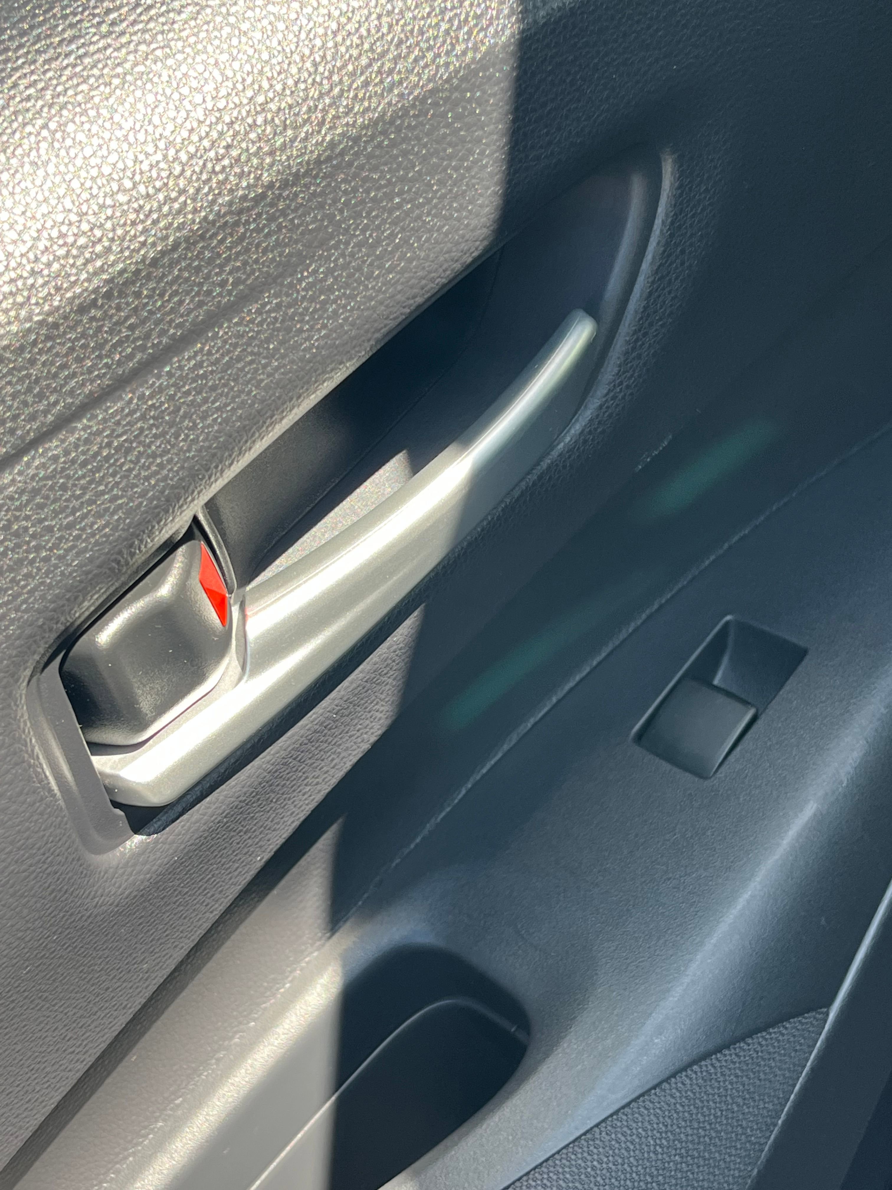Vehicle image 16 of 77