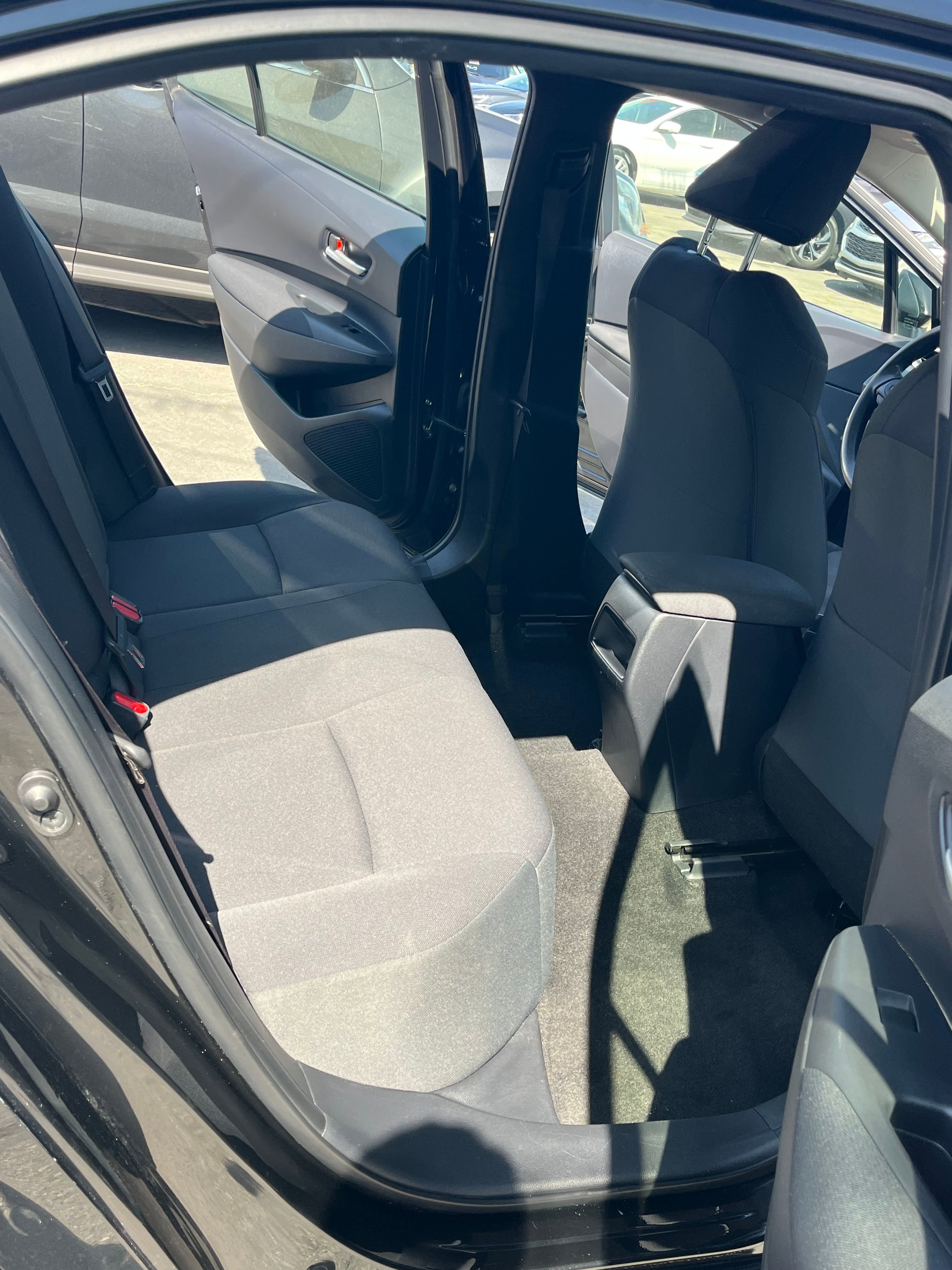 Vehicle image 30 of 77