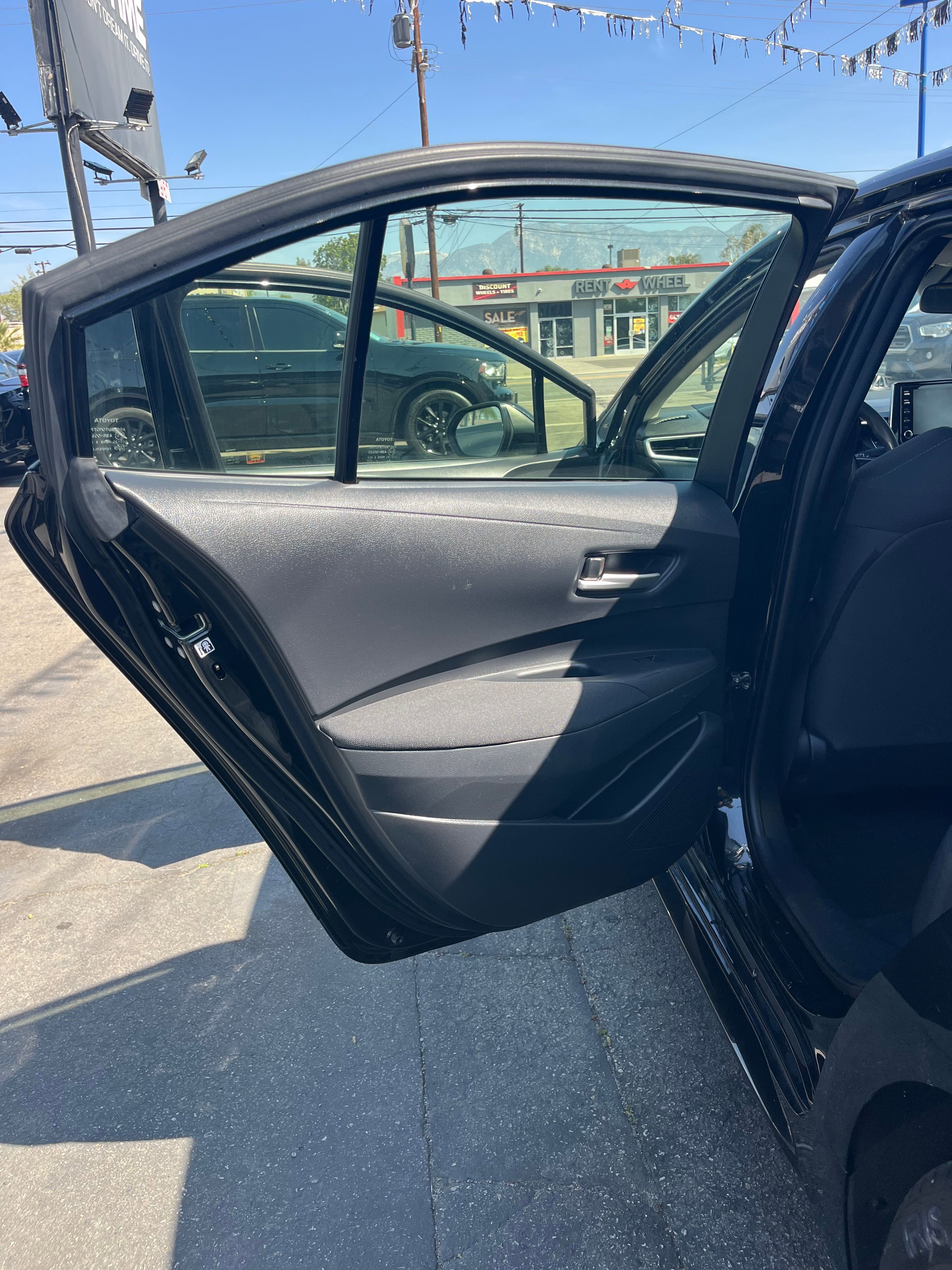 Vehicle image 15 of 77