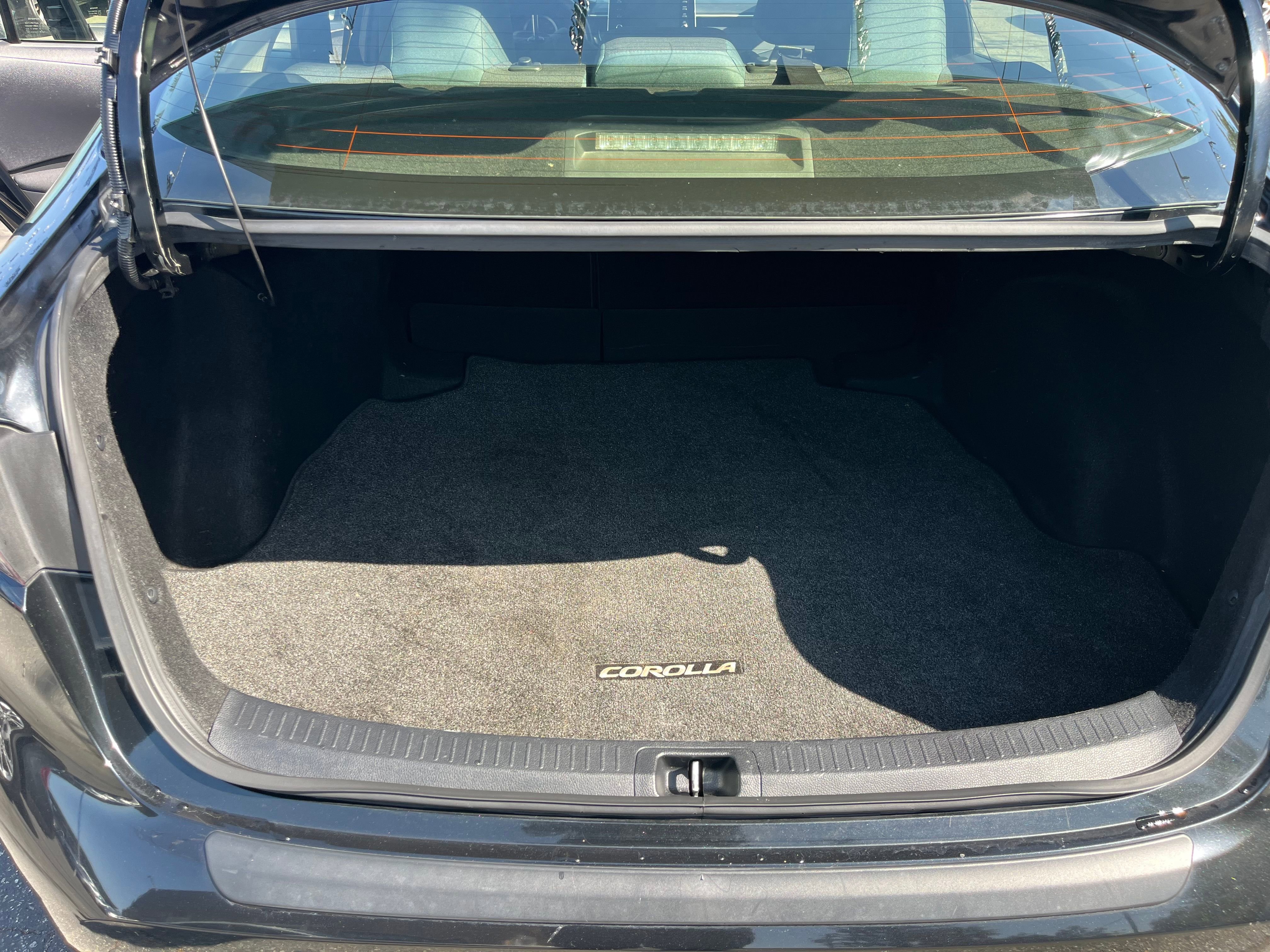 Vehicle image 17 of 77
