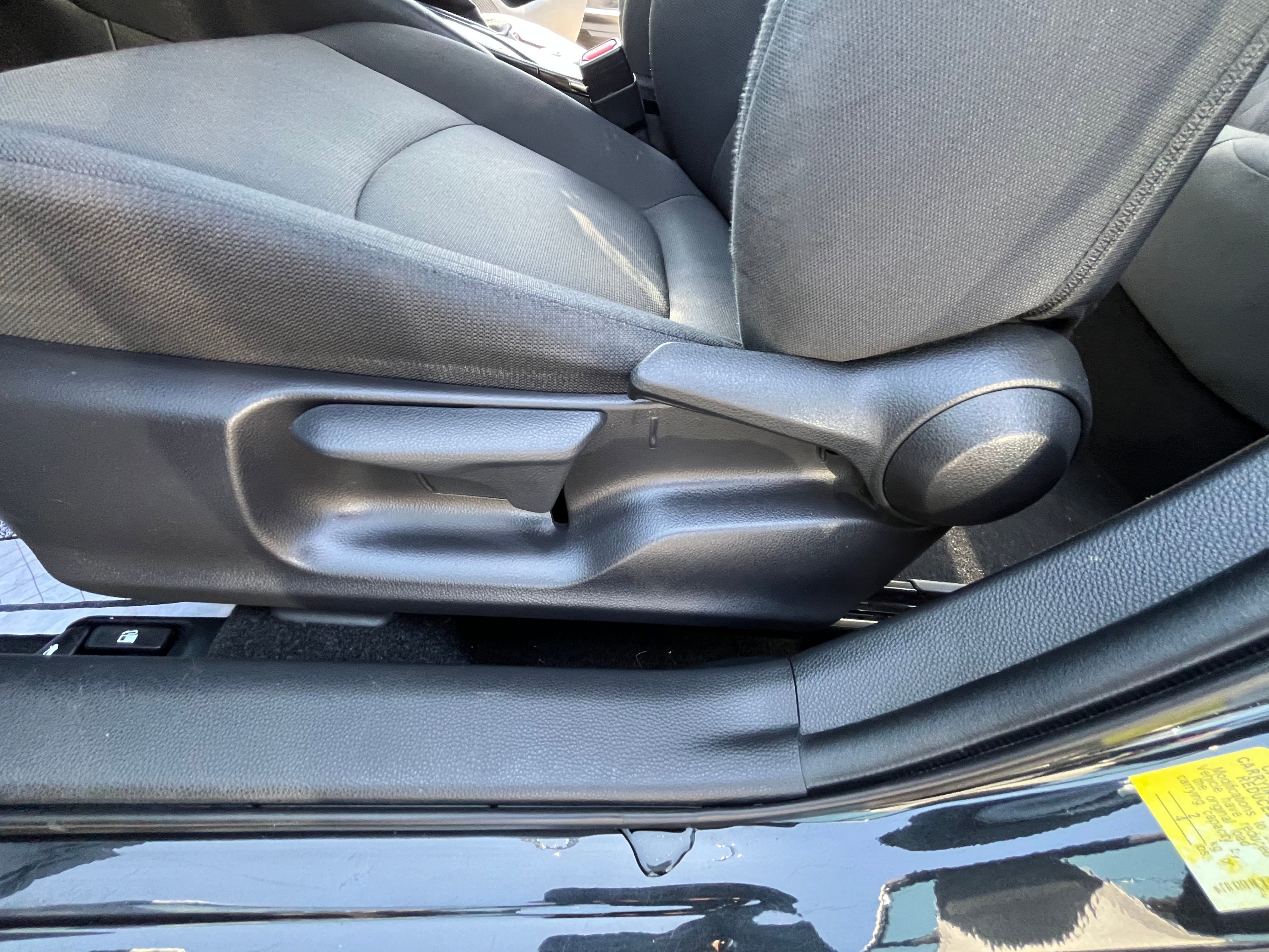 Vehicle image 28 of 77
