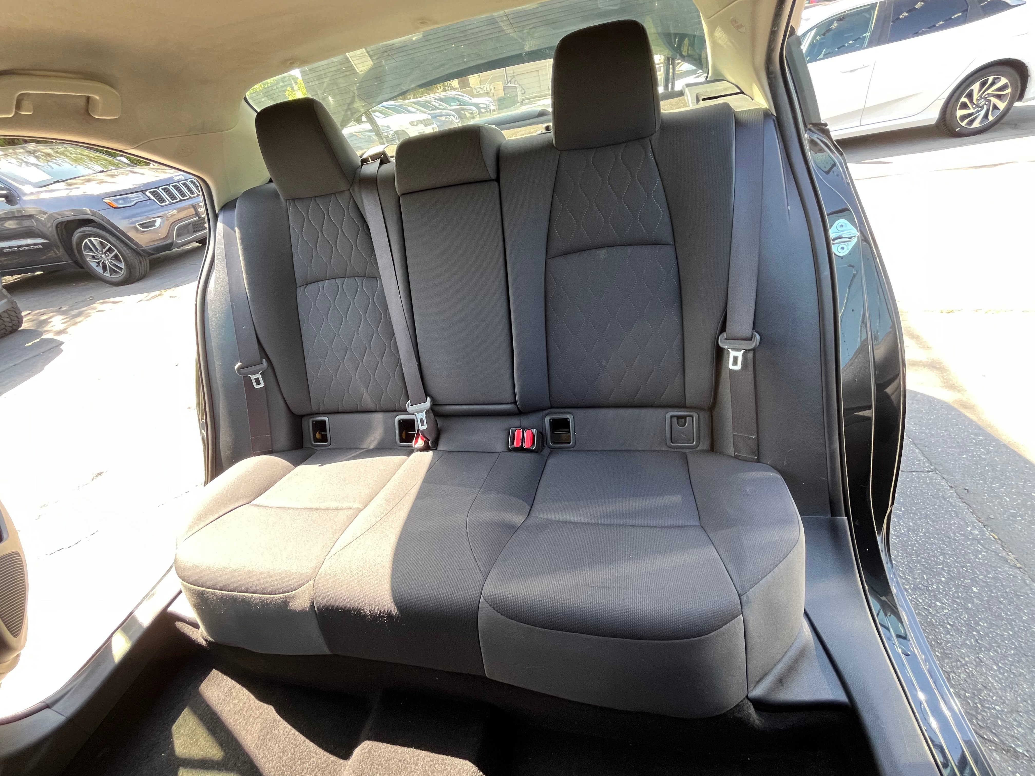 Vehicle image 26 of 77