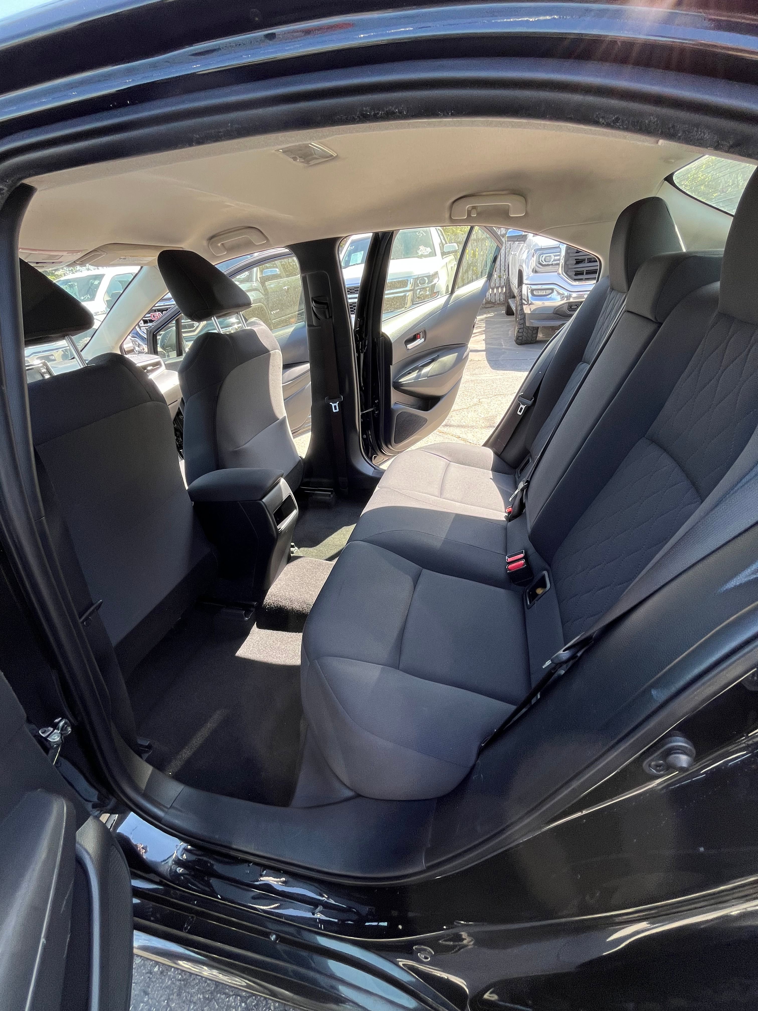 Vehicle image 29 of 77