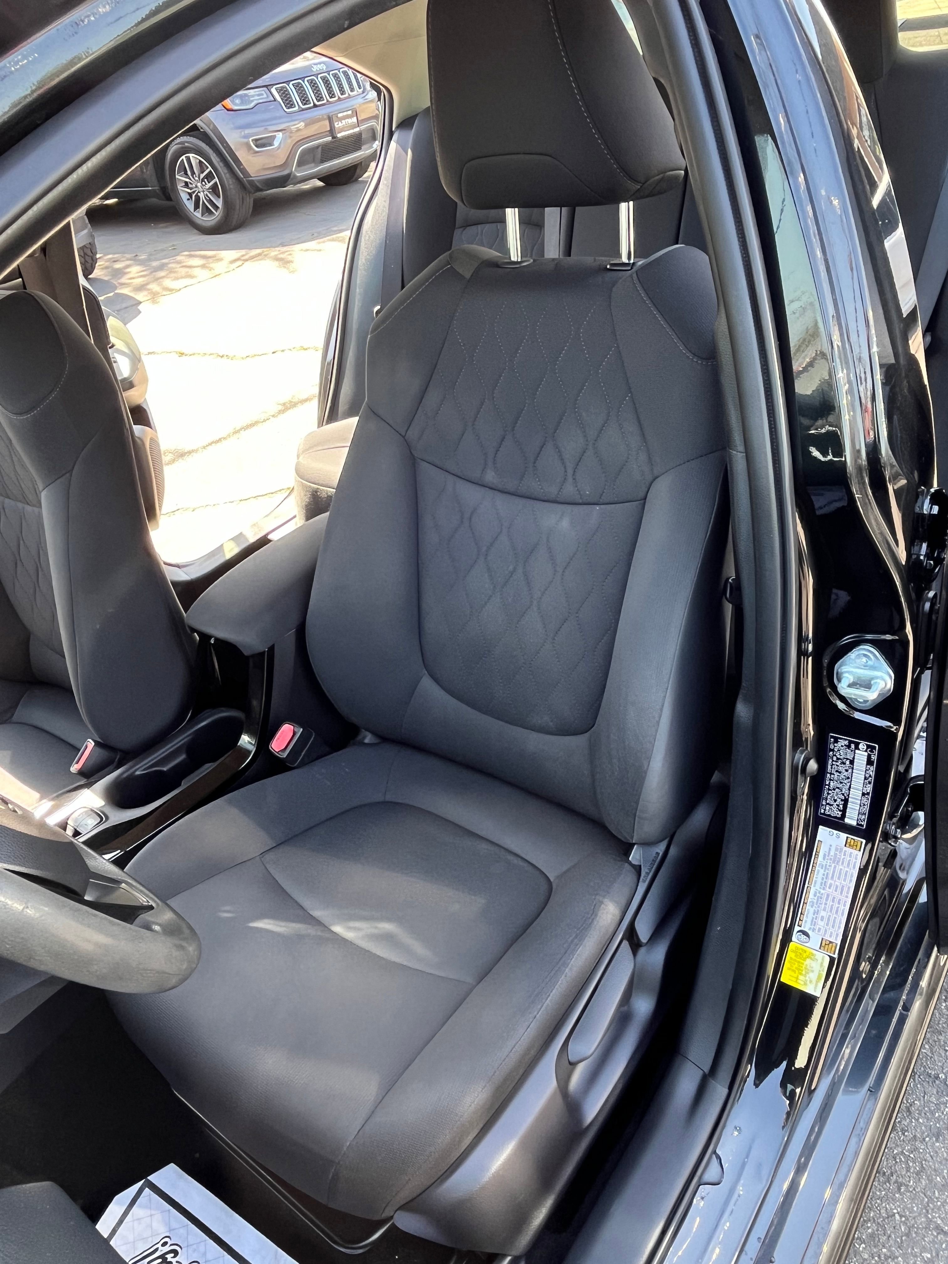 Vehicle image 25 of 77