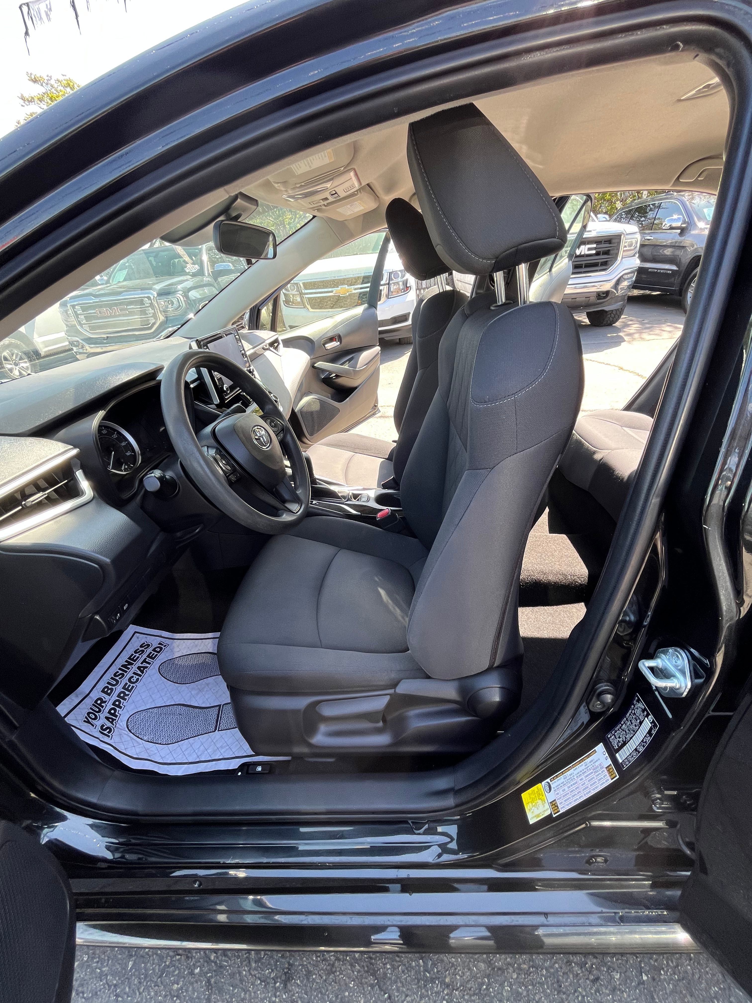 Vehicle image 27 of 77