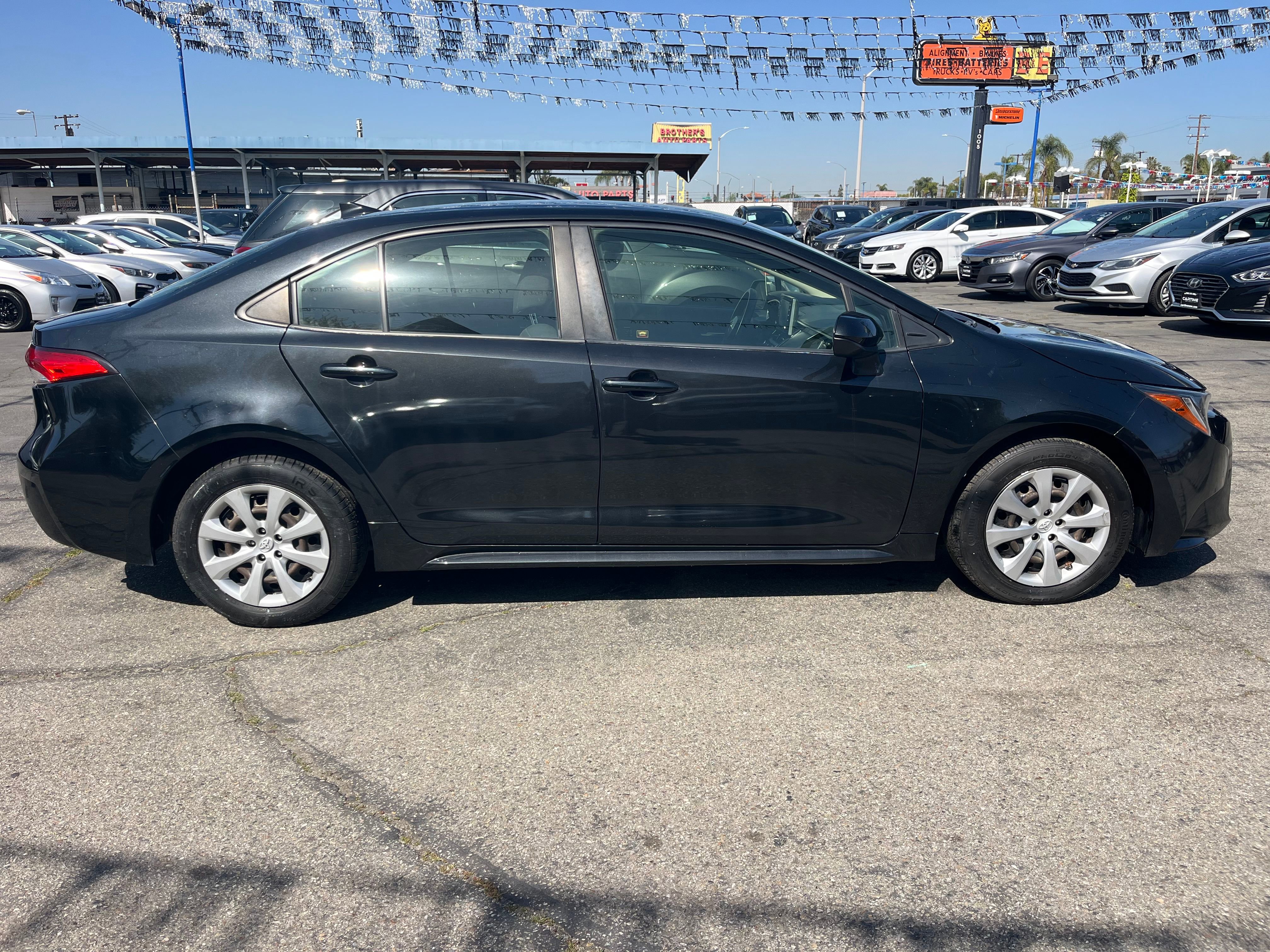 Vehicle image 7 of 77
