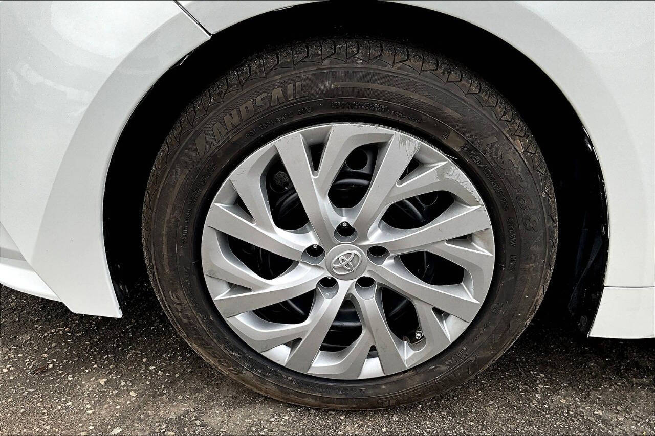 Vehicle image 11 of 30