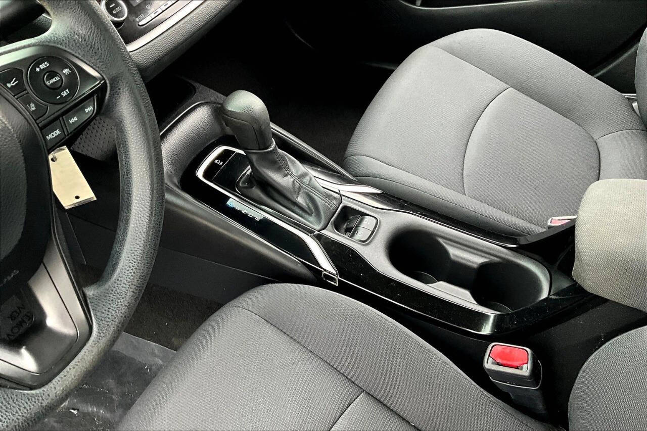 Vehicle image 15 of 30