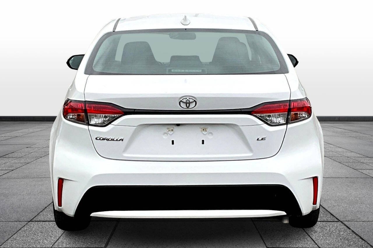 Vehicle image 4 of 30