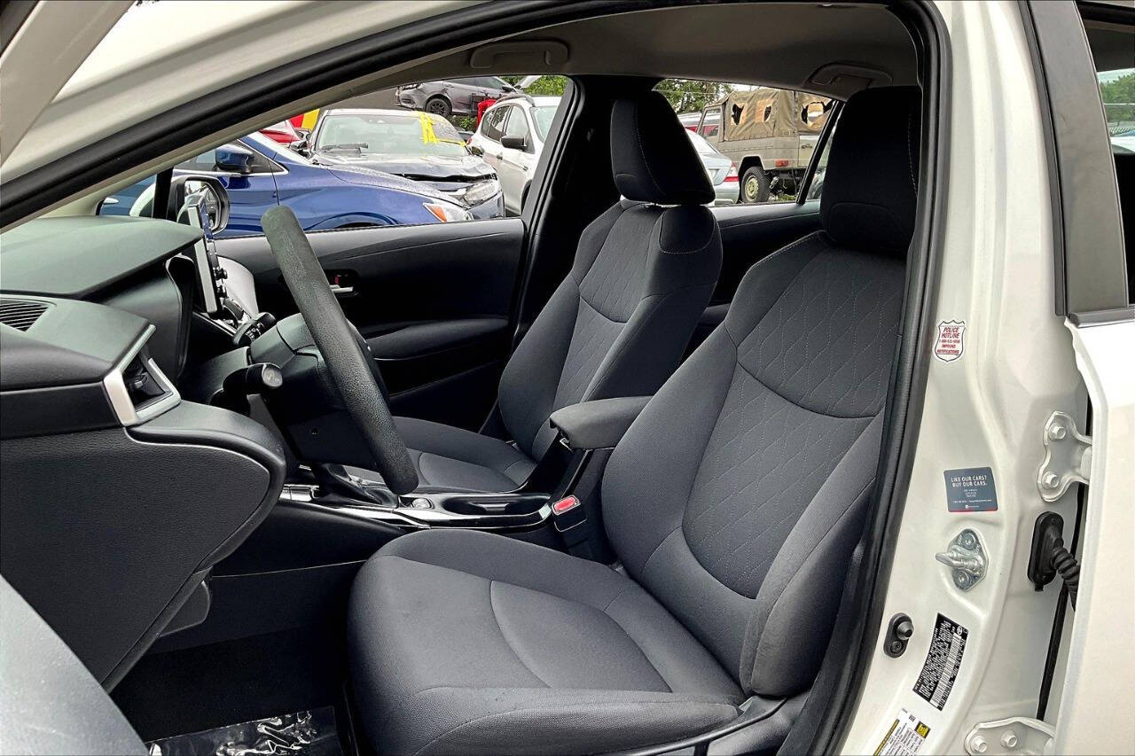Vehicle image 22 of 30