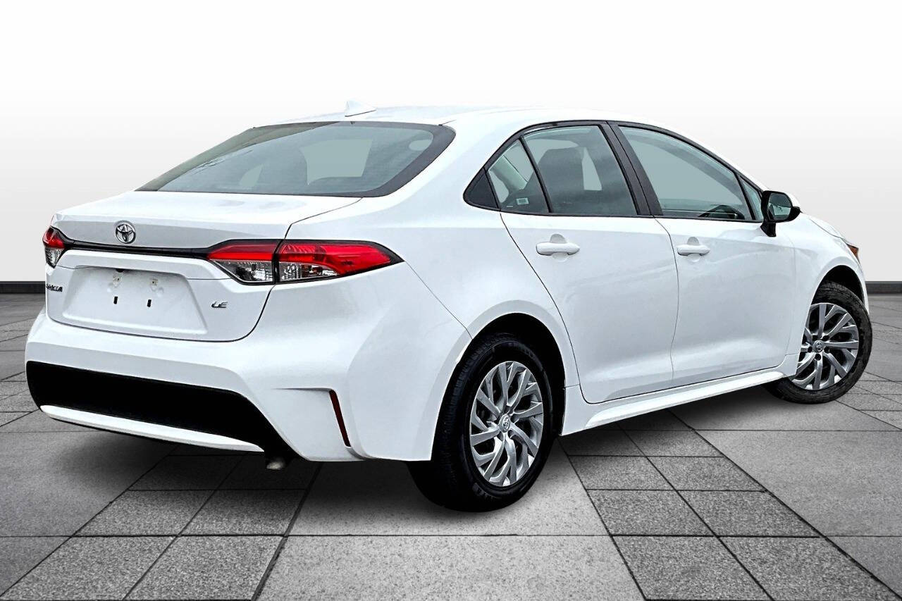 Vehicle image 2 of 30