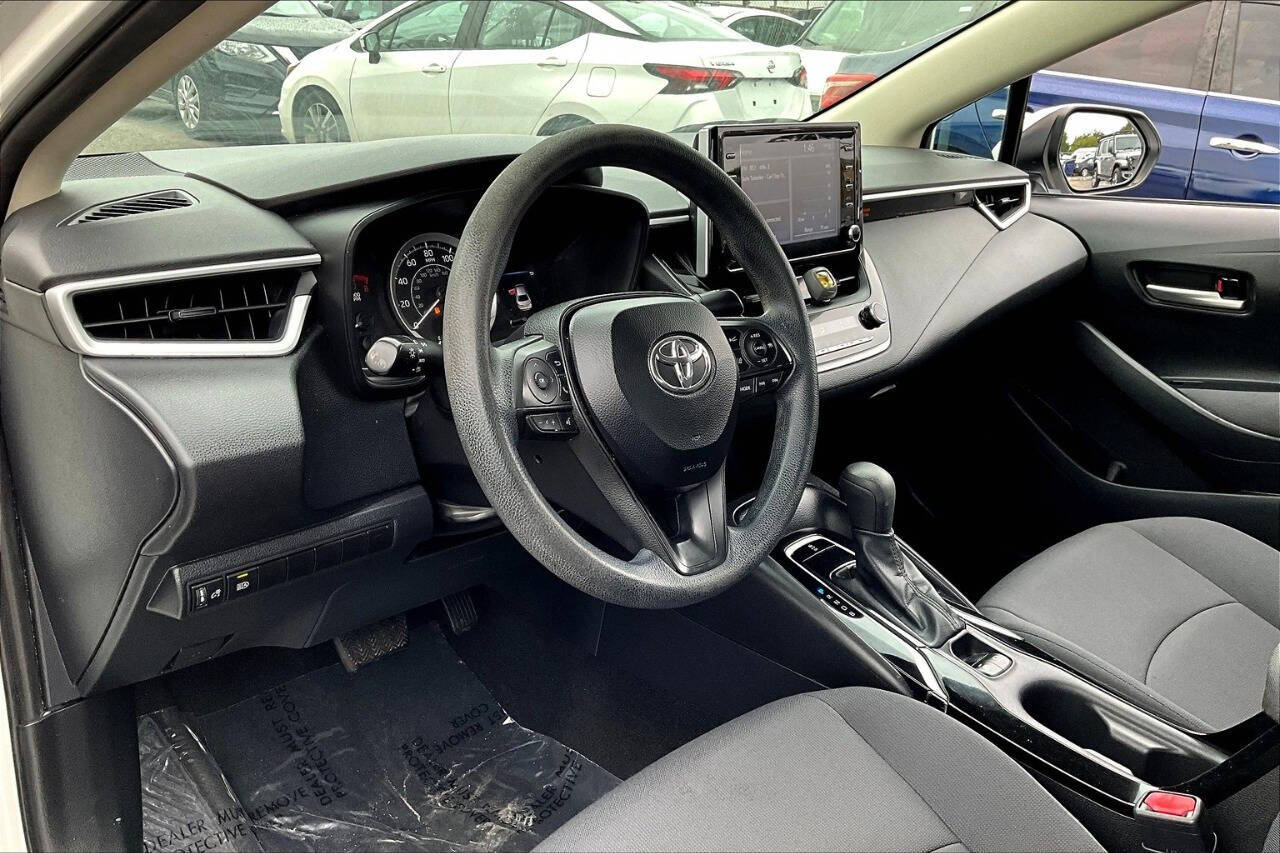 Vehicle image 12 of 30