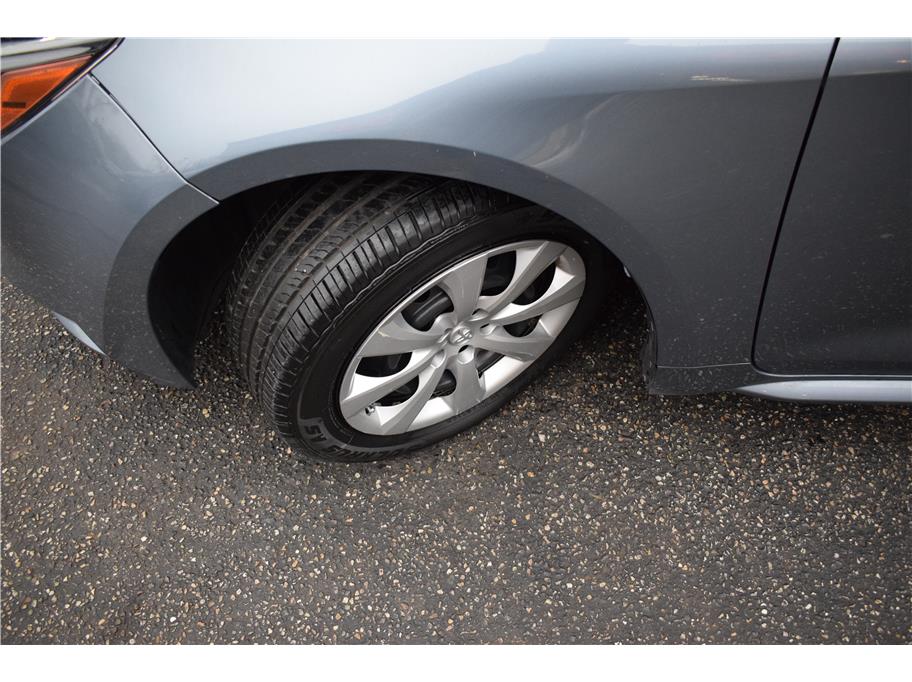 Vehicle image 26 of 30