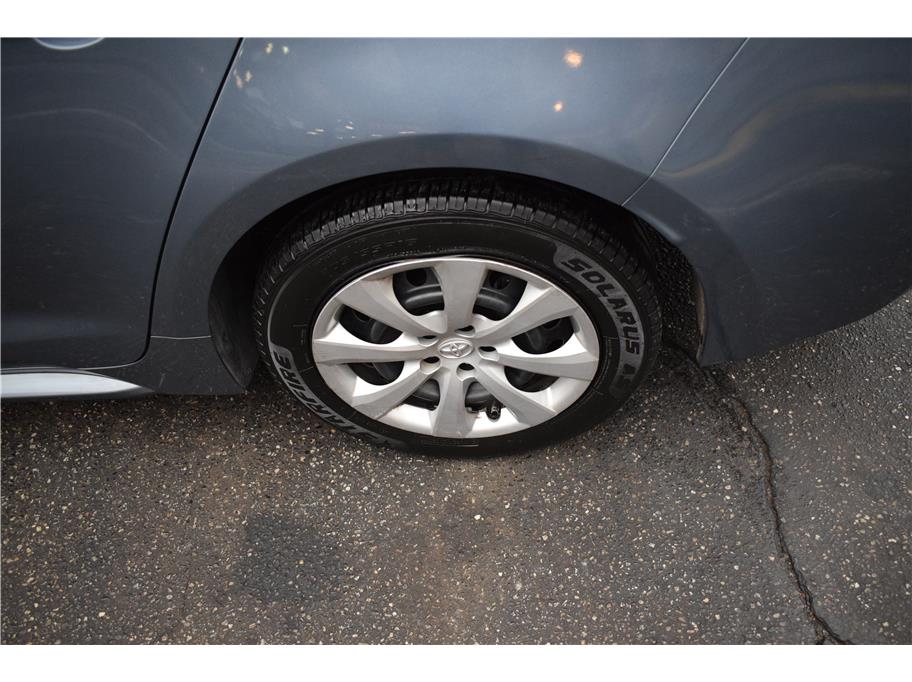 Vehicle image 27 of 30