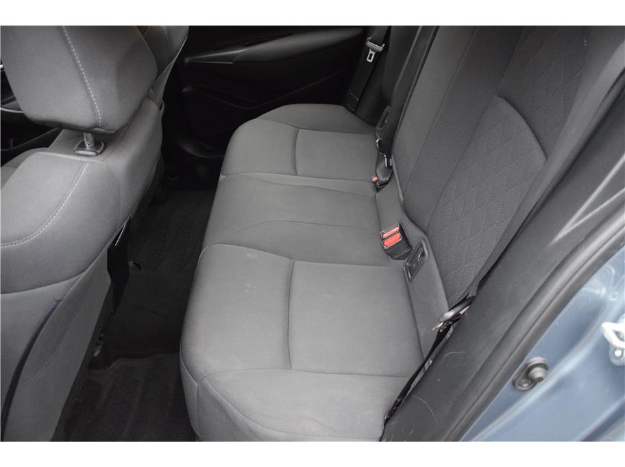 Vehicle image 21 of 30