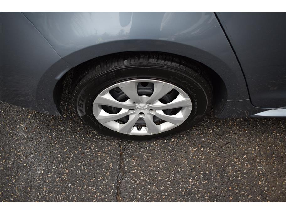 Vehicle image 28 of 30