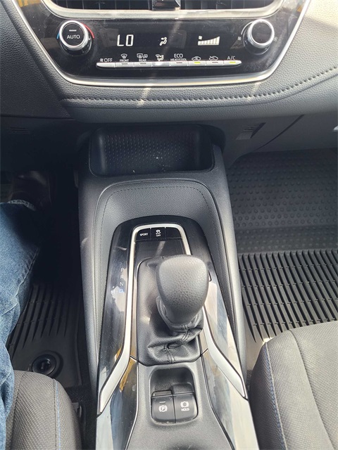Vehicle image 27 of 28