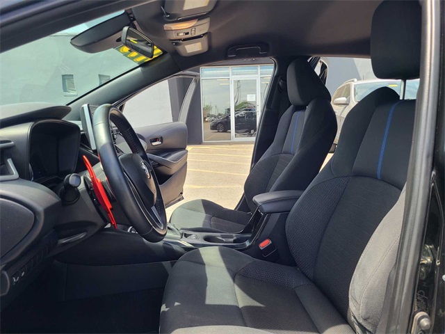 Vehicle image 14 of 28