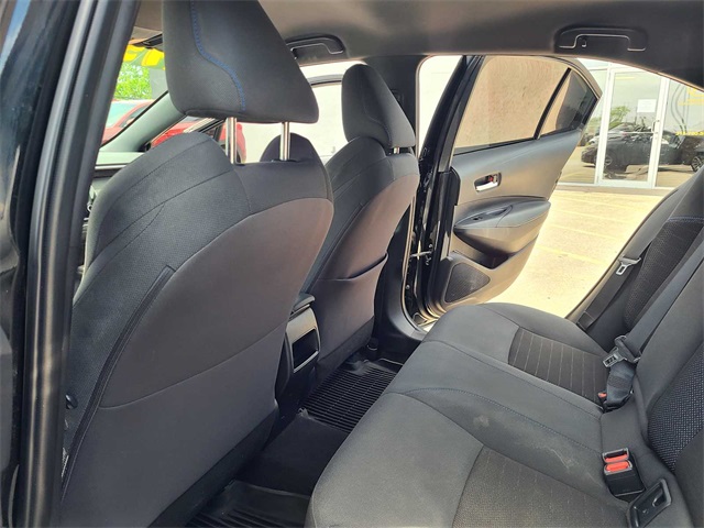 Vehicle image 21 of 28